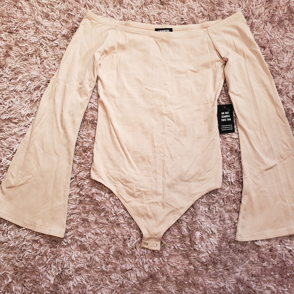 Express body suit with flair sleeve xs